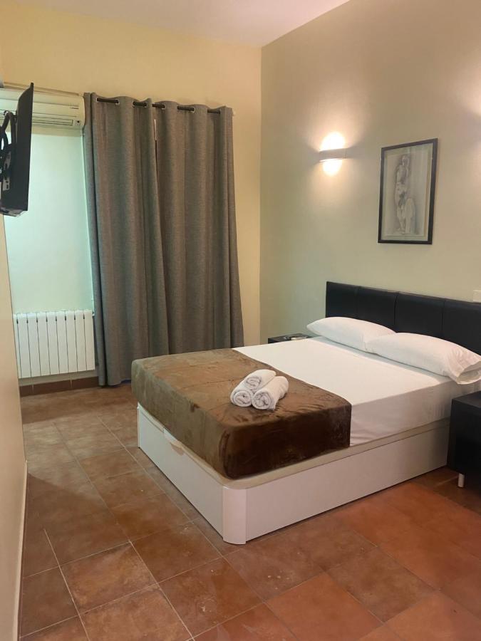 Hostal Alaska Мадрид Екстериор снимка