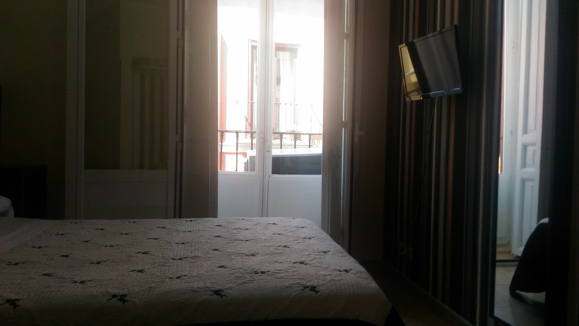 Hostal Alaska Мадрид Екстериор снимка