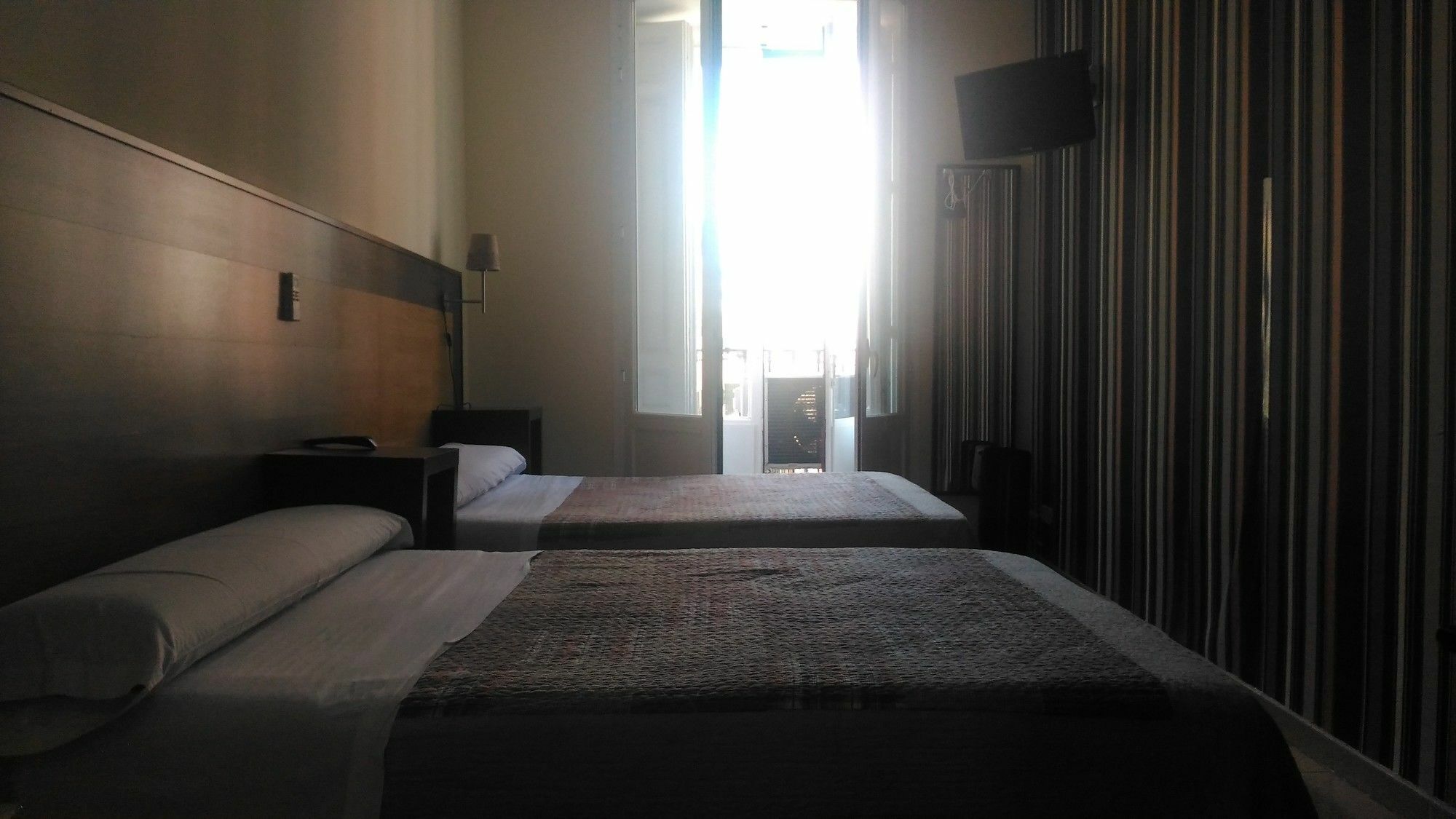 Hostal Alaska Мадрид Екстериор снимка
