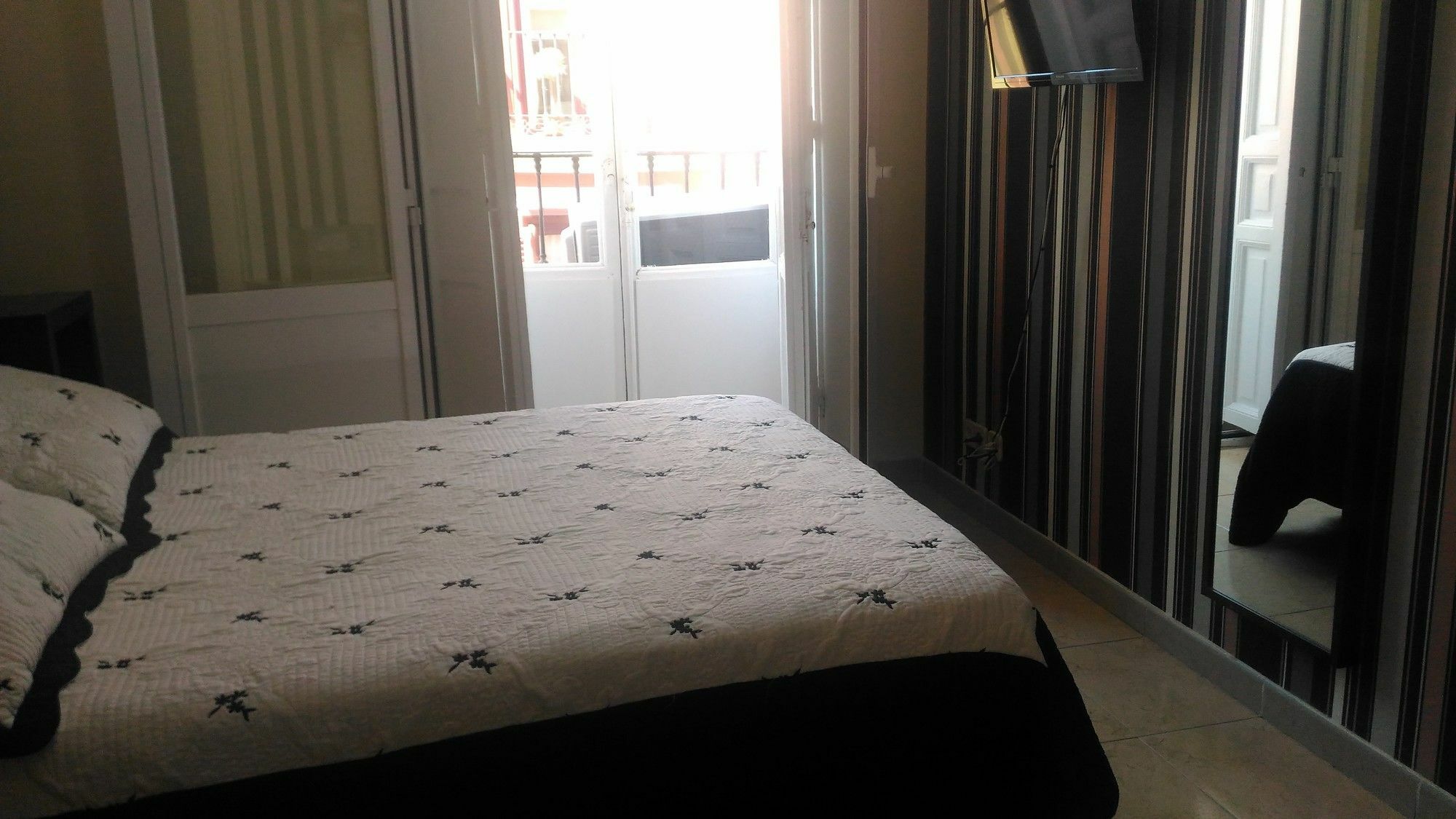 Hostal Alaska Мадрид Екстериор снимка