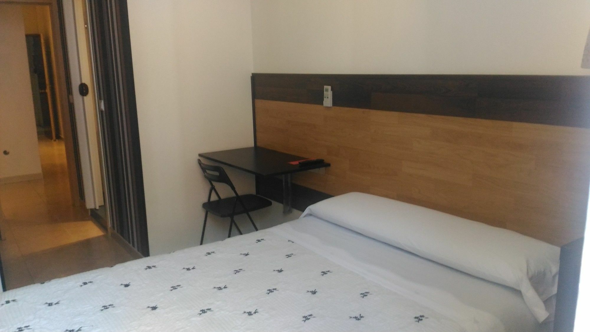 Hostal Alaska Мадрид Екстериор снимка