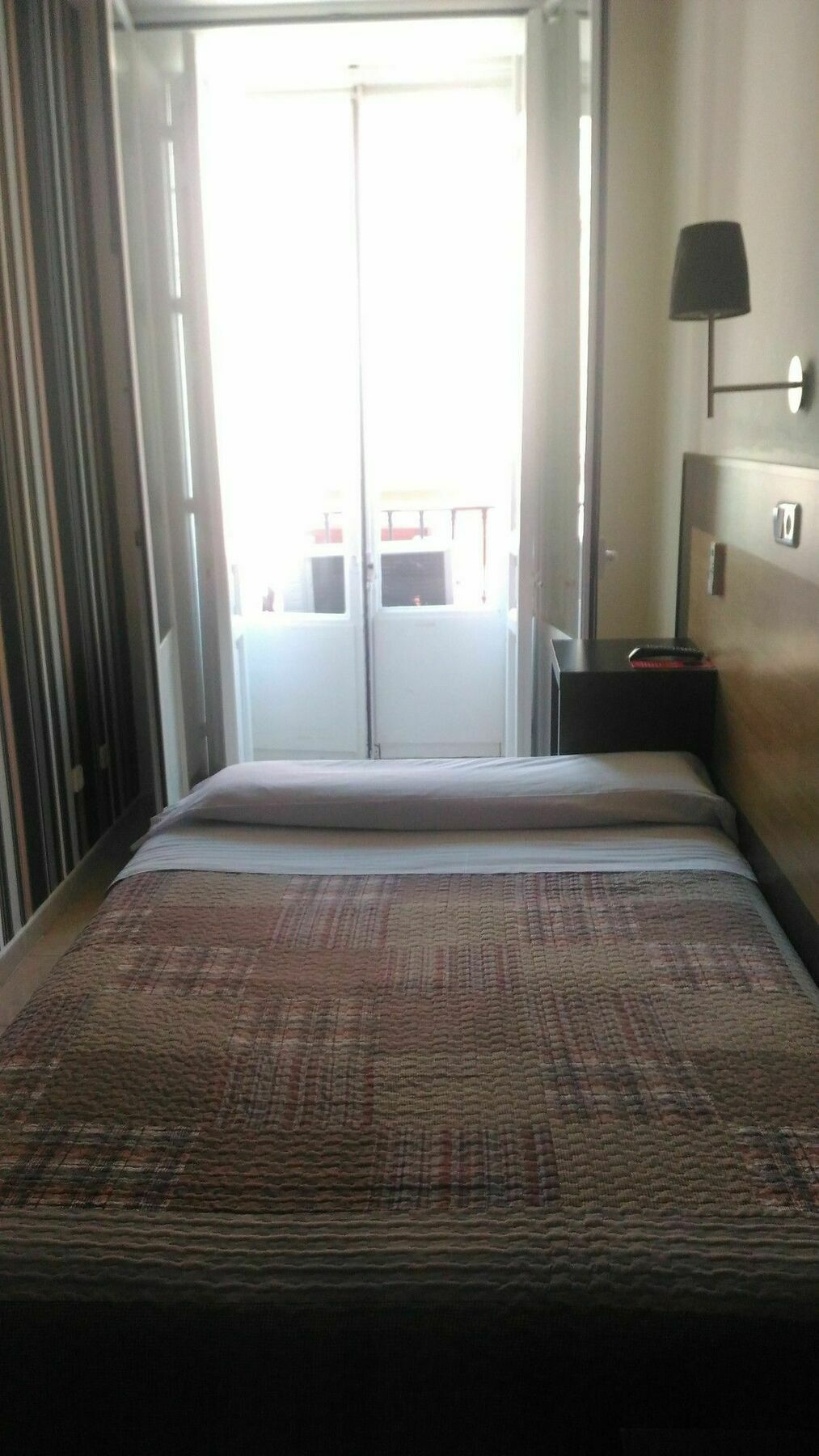 Hostal Alaska Мадрид Екстериор снимка