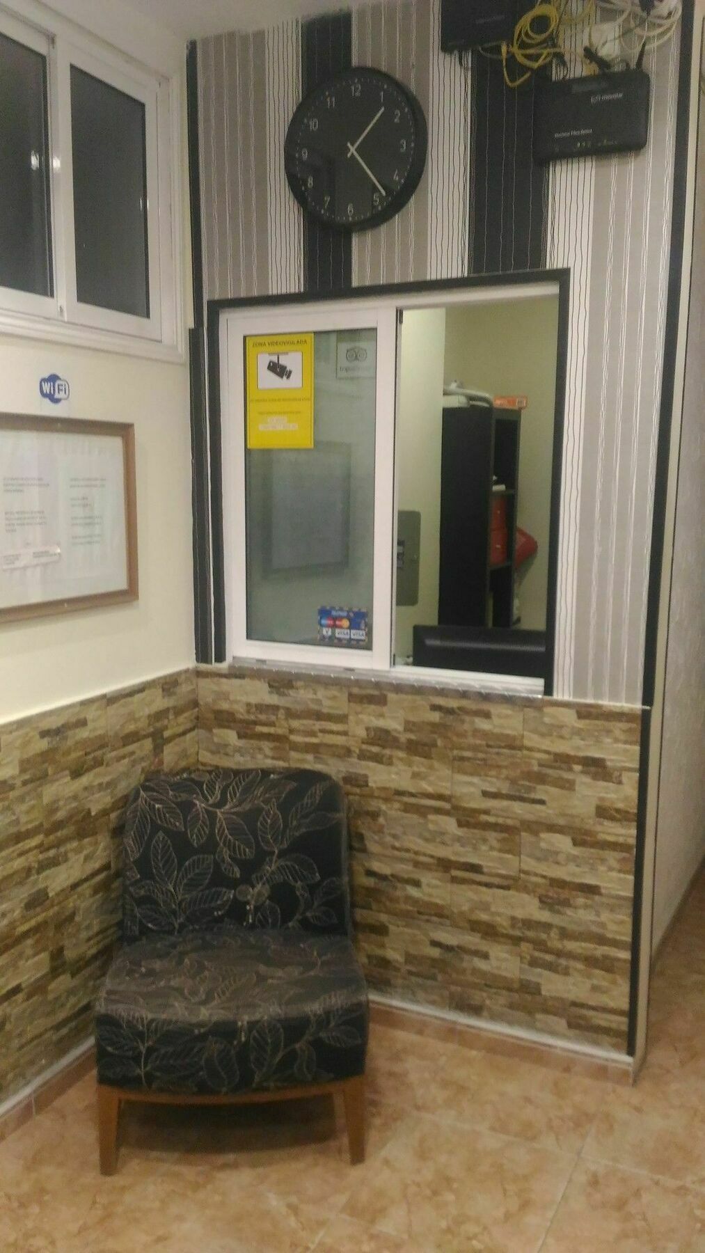 Hostal Alaska Мадрид Екстериор снимка