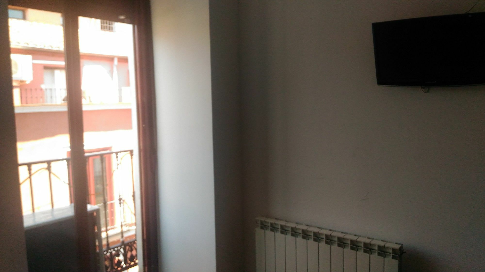 Hostal Alaska Мадрид Екстериор снимка